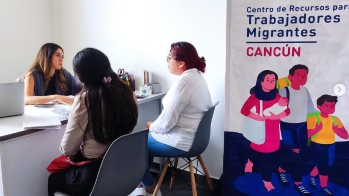 Atención de migrantes en Cancún.