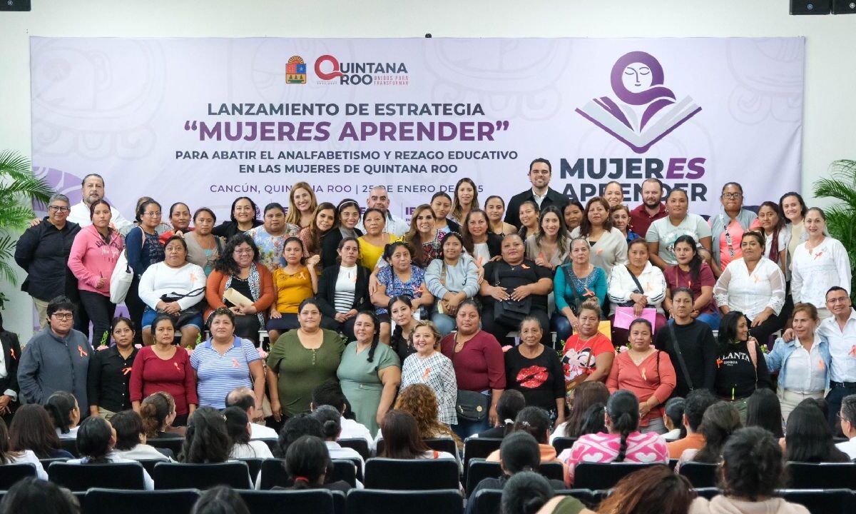 Lanzan programa "Mujer es Aprender".