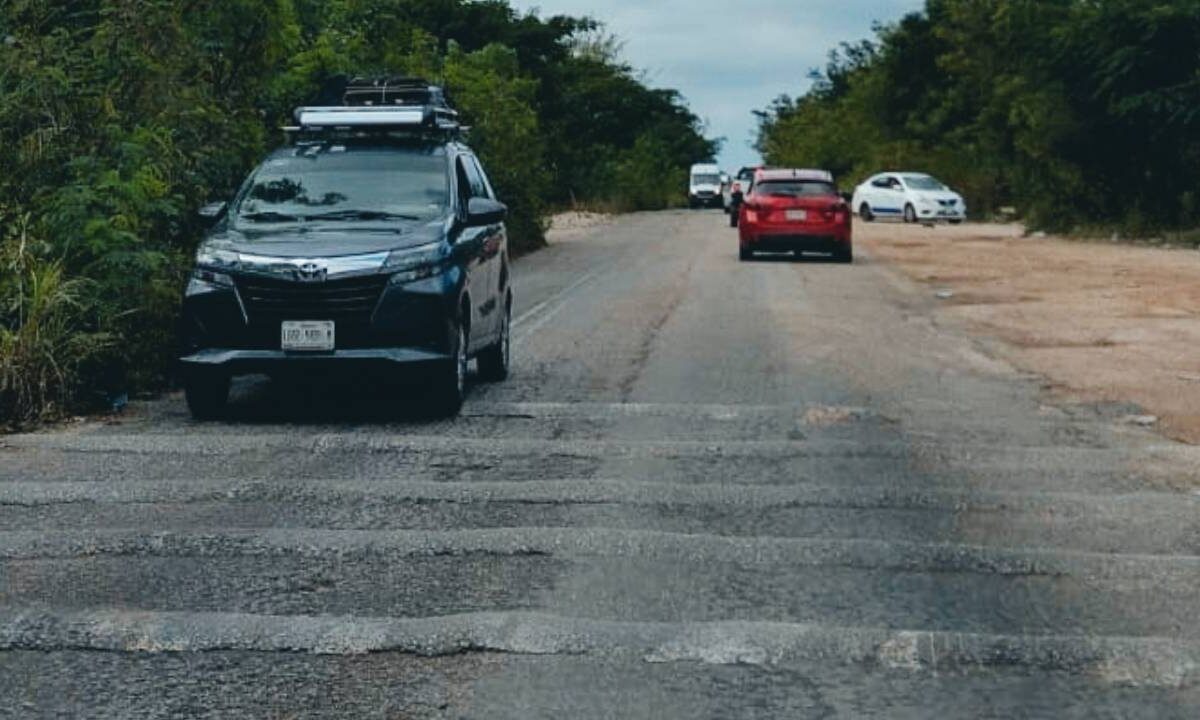 Topes en tramo carretero de Quintana Roo.