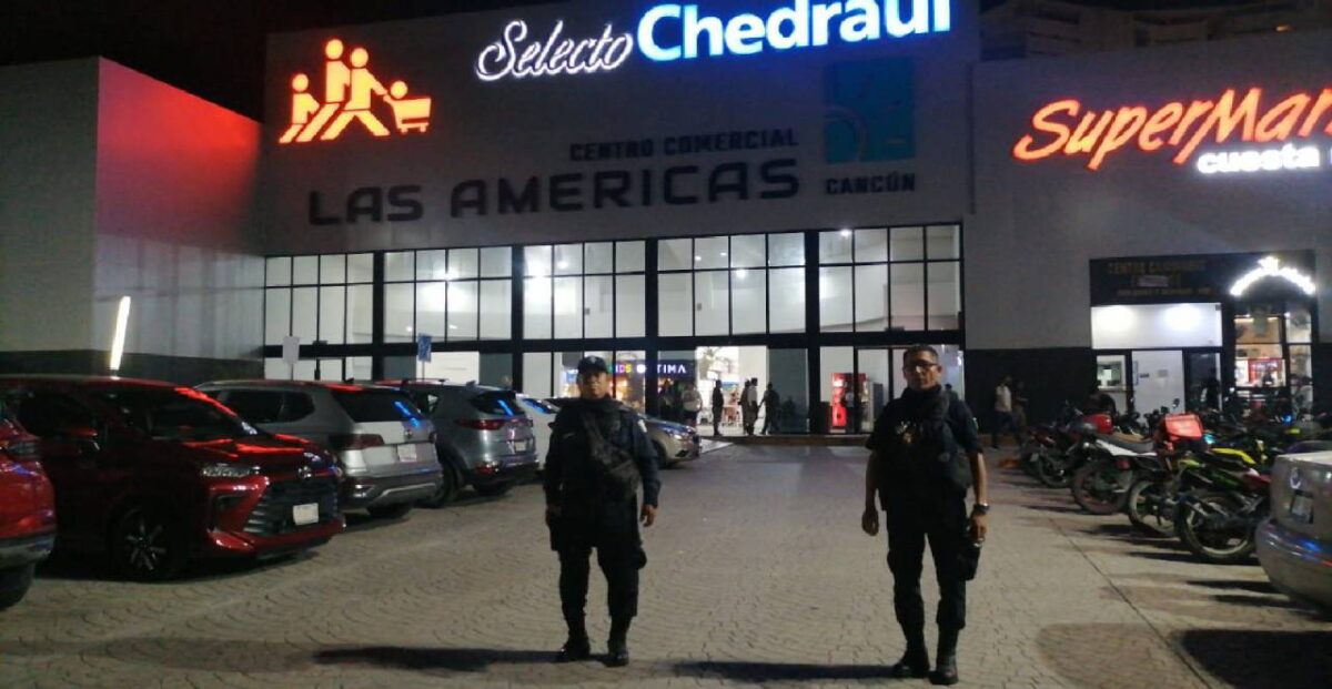 Refuerzas seguridad en plazas de Cancún