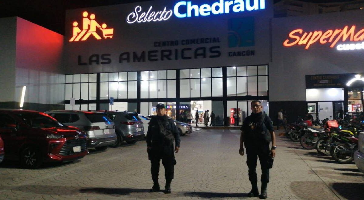 Refuerzas seguridad en plazas de Cancún