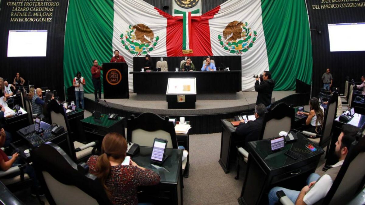 Legisladores en el Congreso de Quintana Roo.