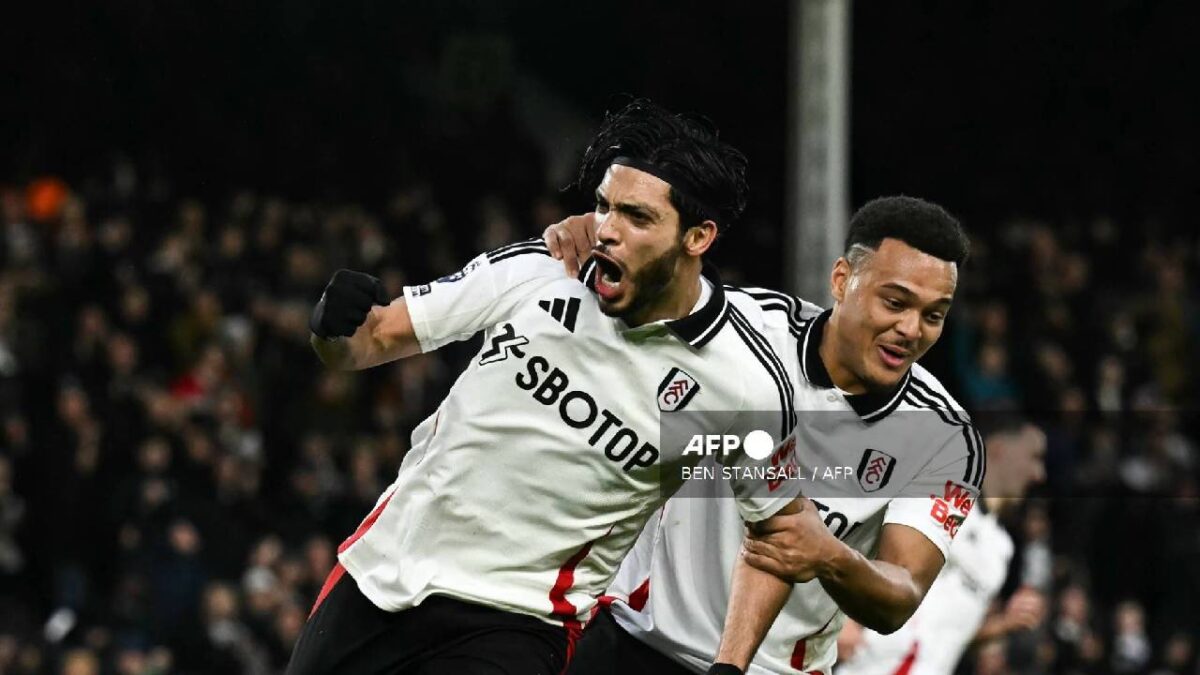 Raúl Jiménez hace historia.