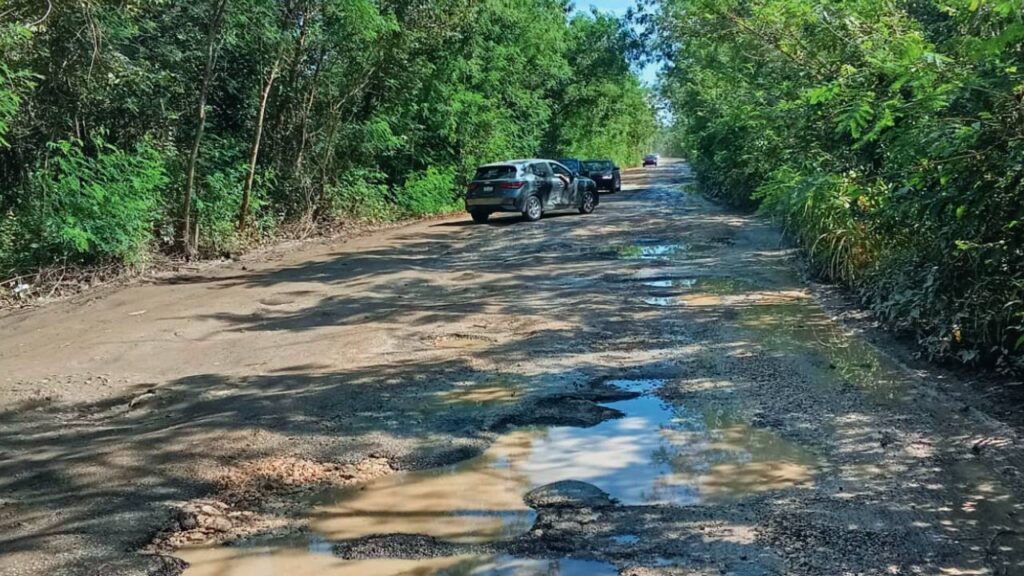 Carretera hacia Holbox, Quintana Roo.