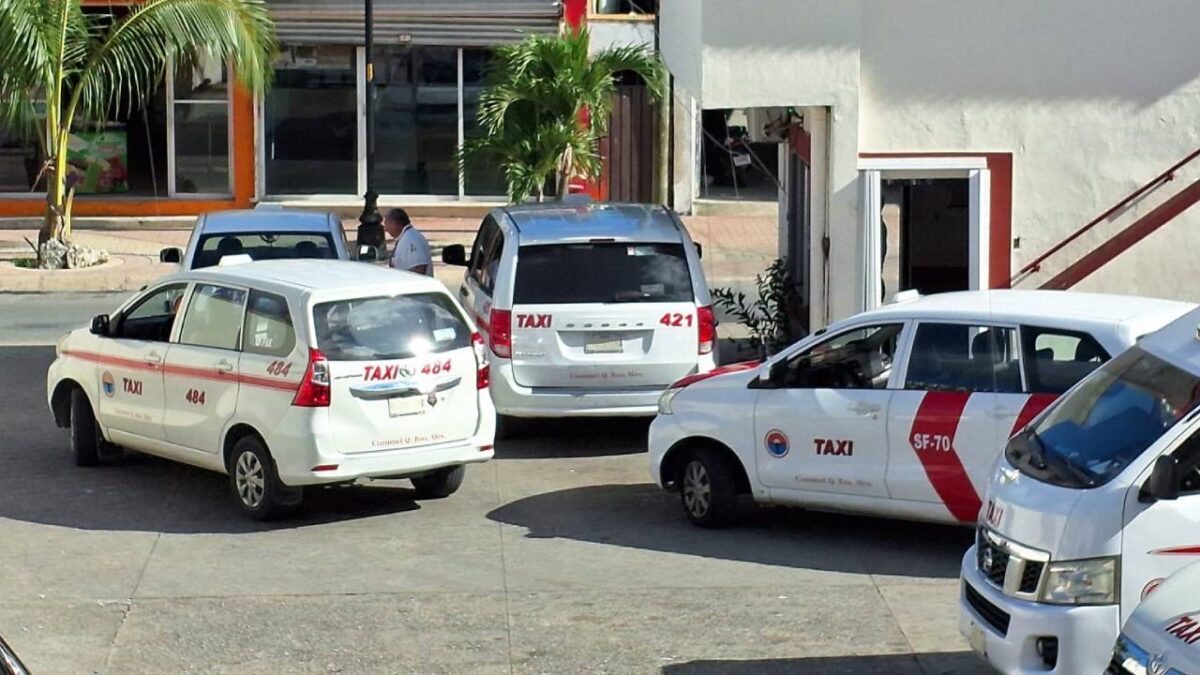 Taxistas en Cozumel.