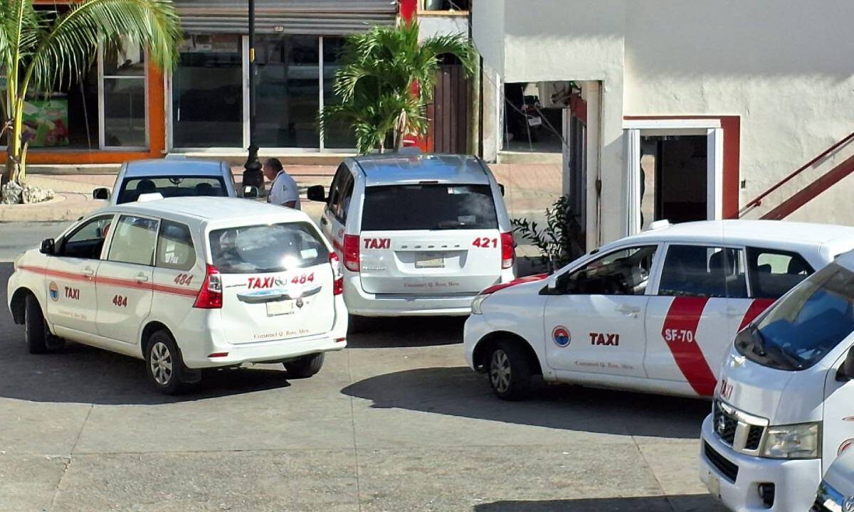 Taxistas en Cozumel.