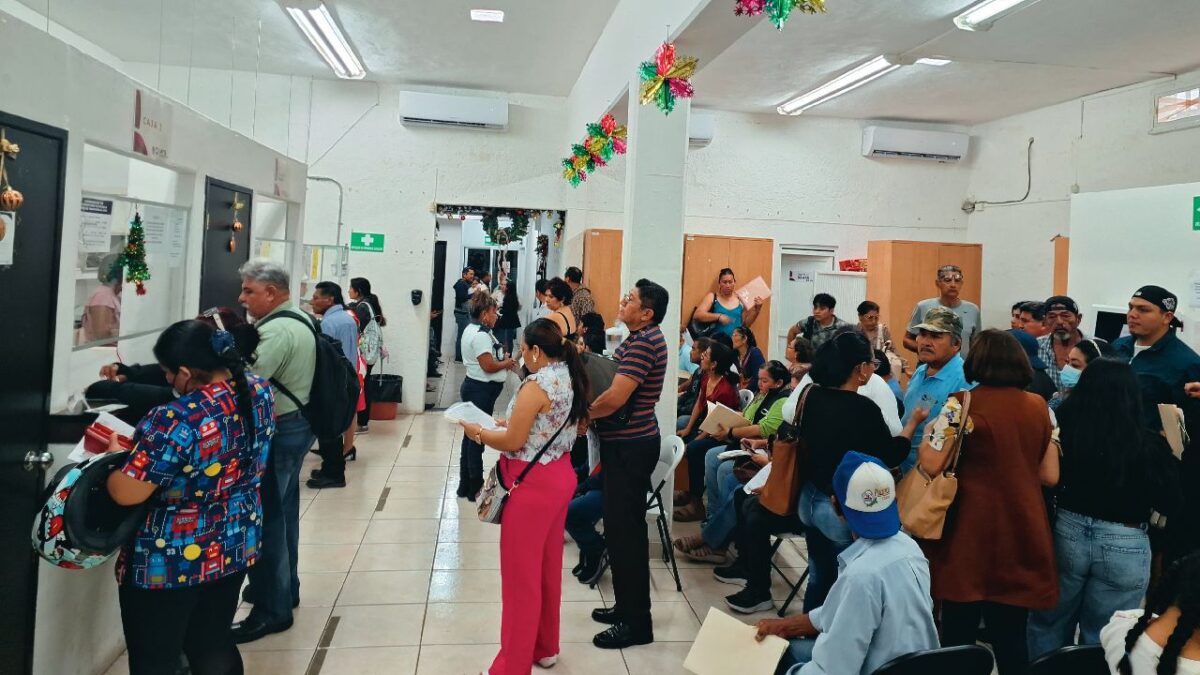 Refrendo vehicular toda una odisea en Chetumal.