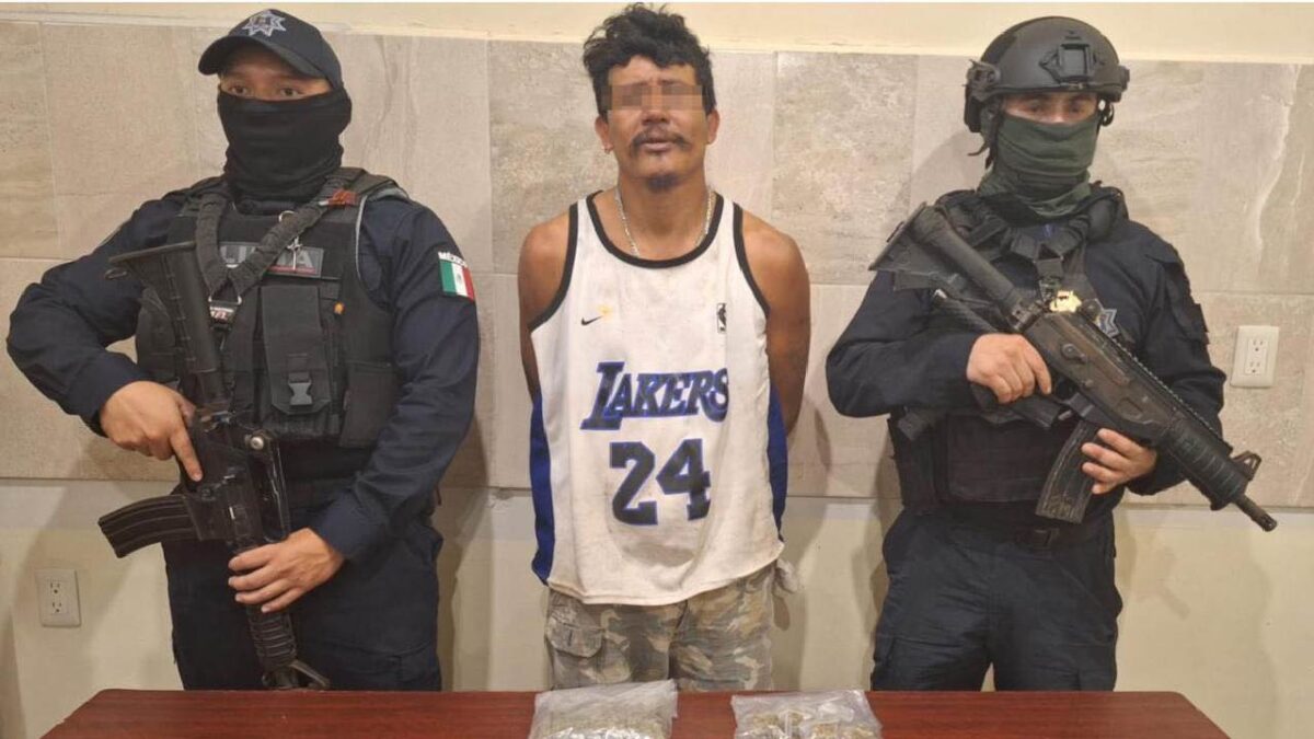 Detienen en Tulum a un individuo con droga.