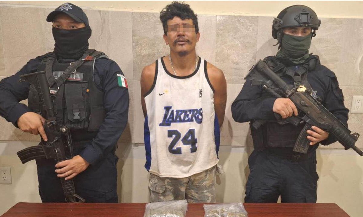 Detienen en Tulum a un individuo con droga.