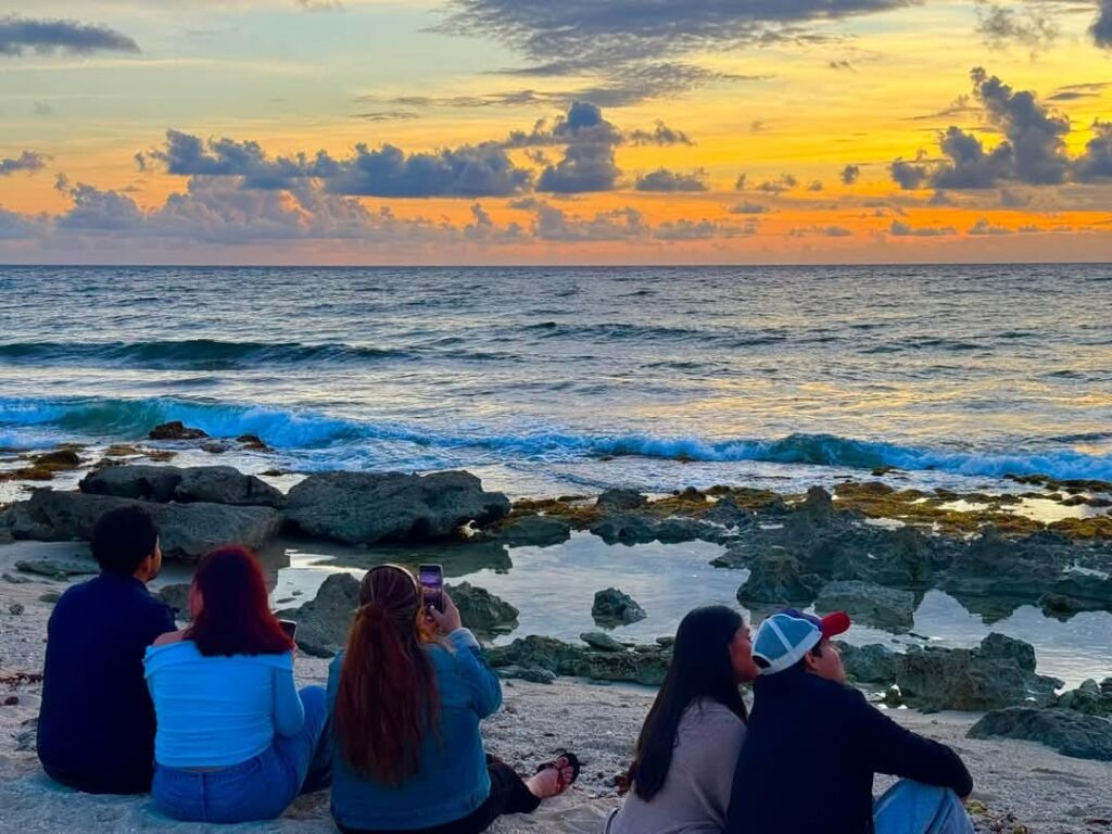 Isla Mujeres y Cozumel recibieron los primeros ratos del Sol.
