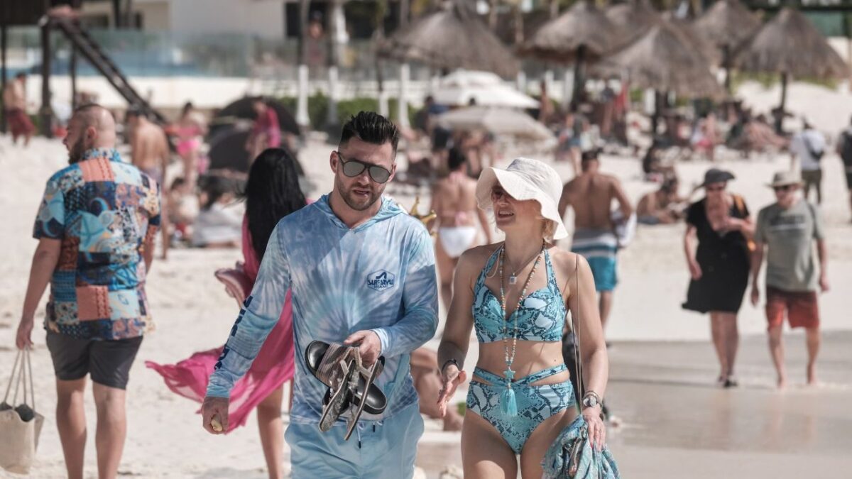 Últimas noticias. Turistas en el Caribe Mexicano.