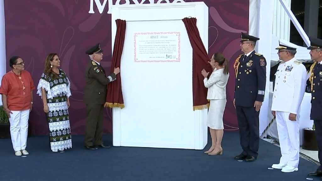 La presidenta inauguro la Base Militar 20 en Tulum.
