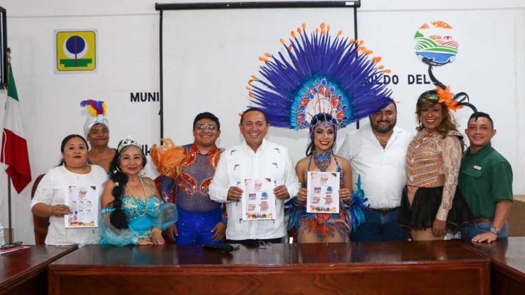 Eligen a los reyes del carnaval de Lázaro Cárdenas.