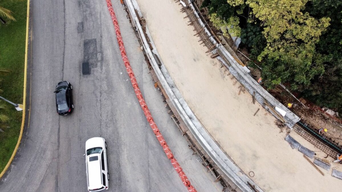 Continúan algunos cierres viales en la ciudad.