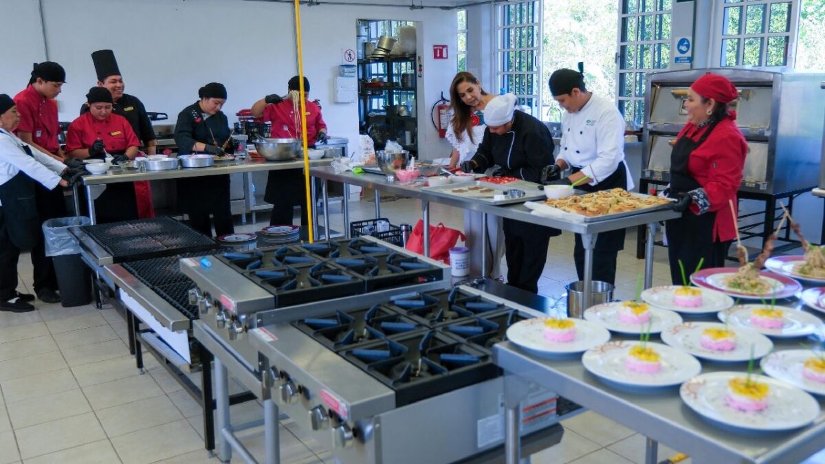 CONALEP de Felipe Carrillo Puerto, tiene renovado taller.