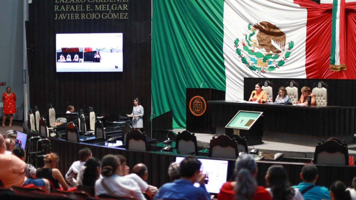 Sesión en el Congreso de Quintana Roo.