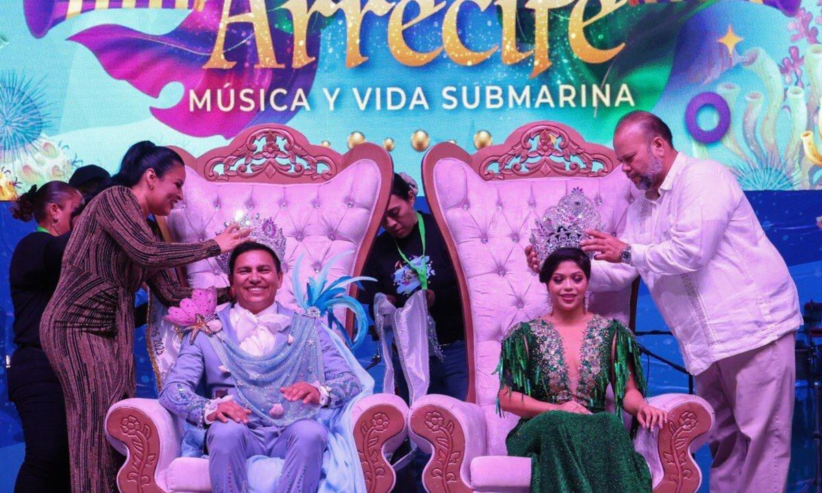 Coronación de los reyes del Carnaval en Puerto Morelos
