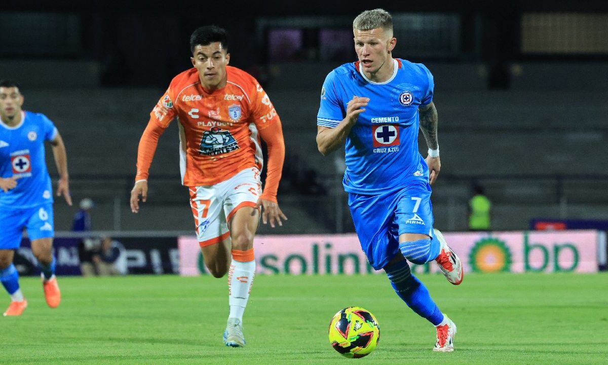 Cruz Azul venció a los "Tuzos" del Pachuca.