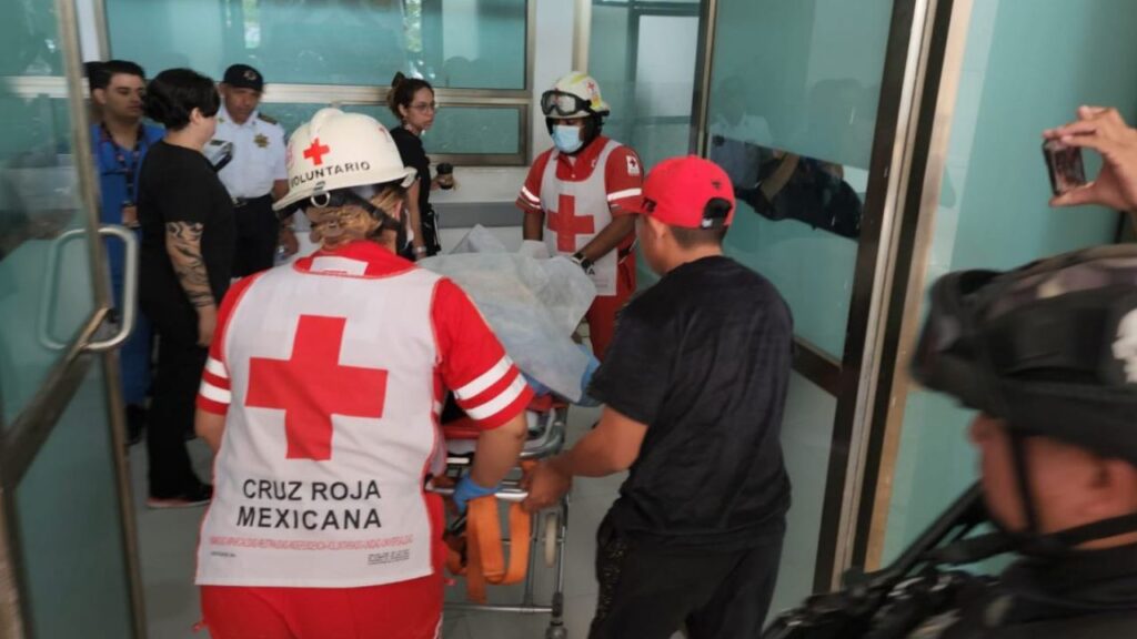 Últimas noticias. Herido auxiliado por paramédicos.