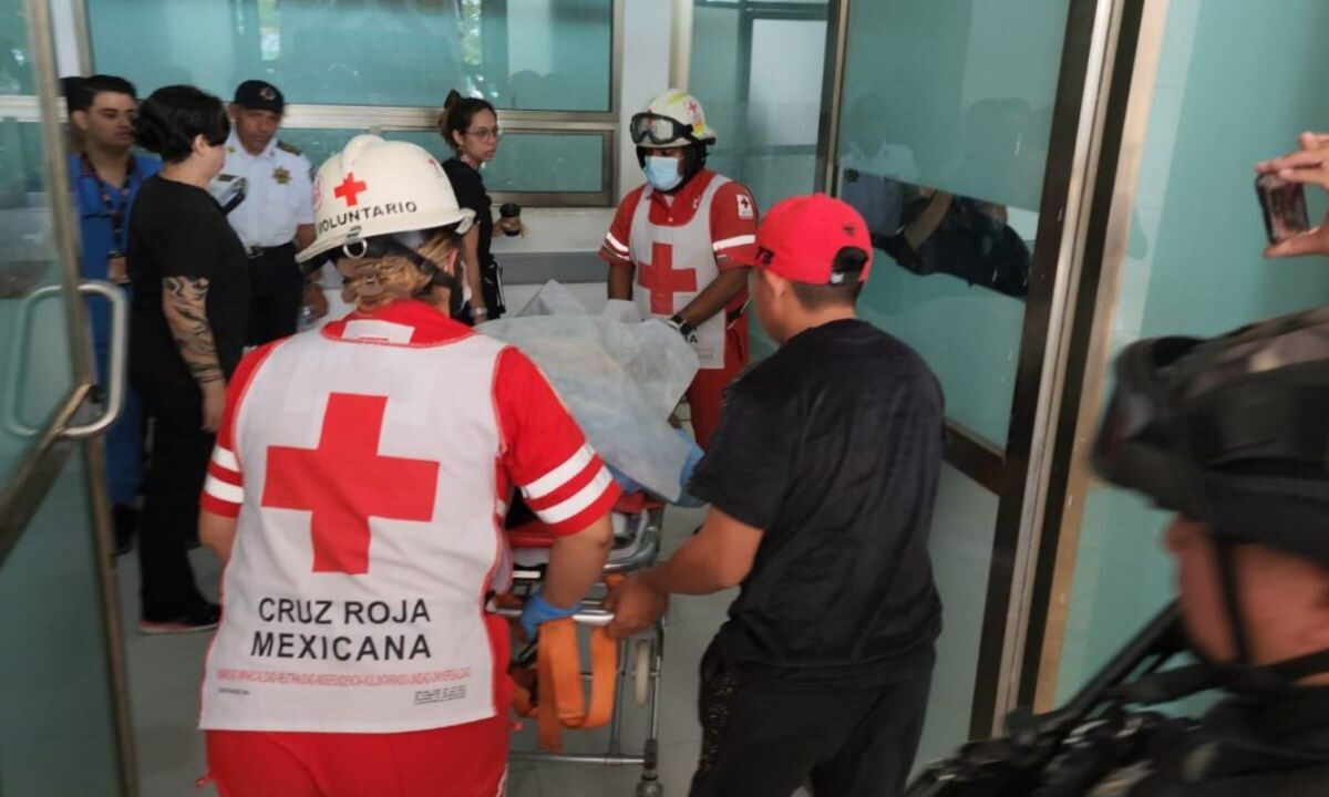Últimas noticias. Herido auxiliado por paramédicos.