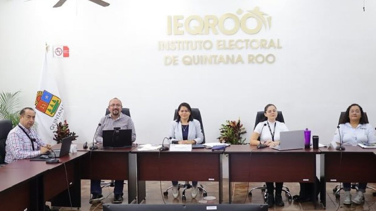 Sesión de consejeros del Ieqroo.