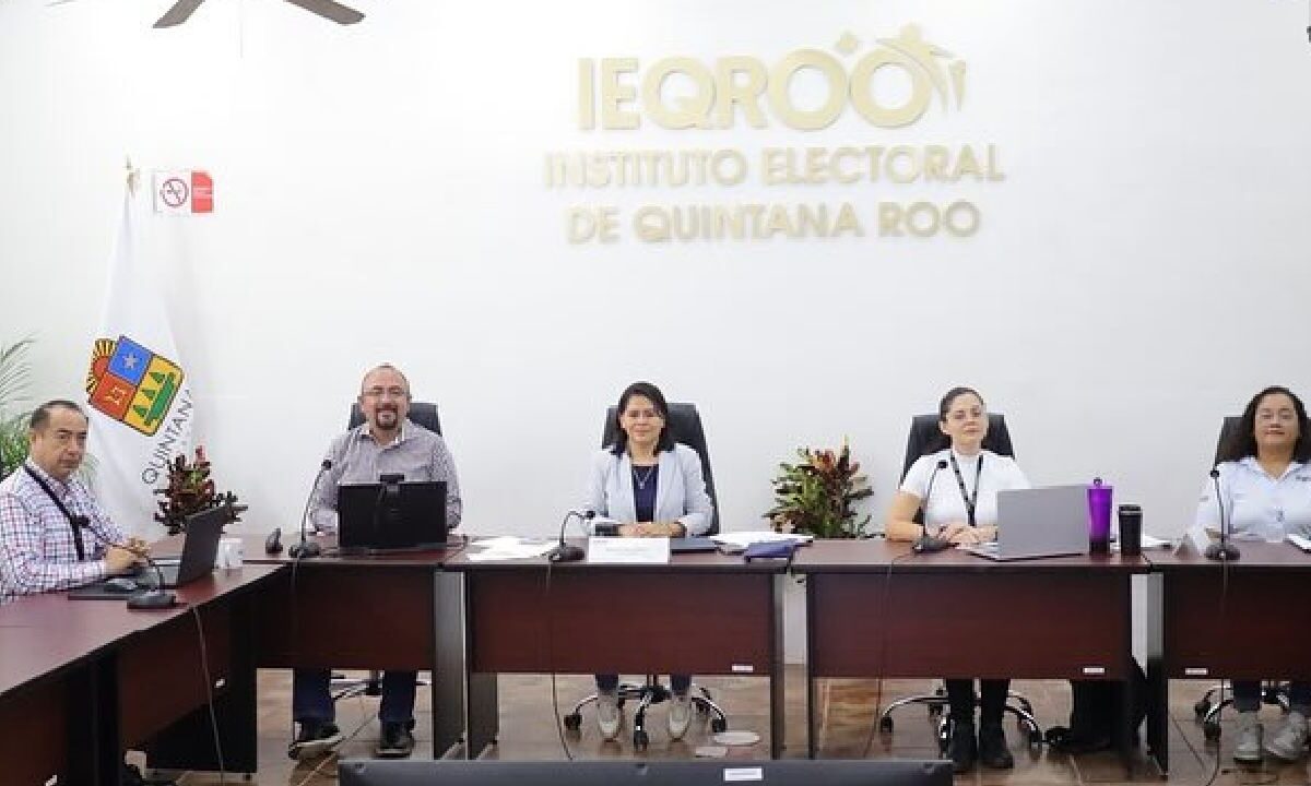 Sesión de consejeros del Ieqroo.