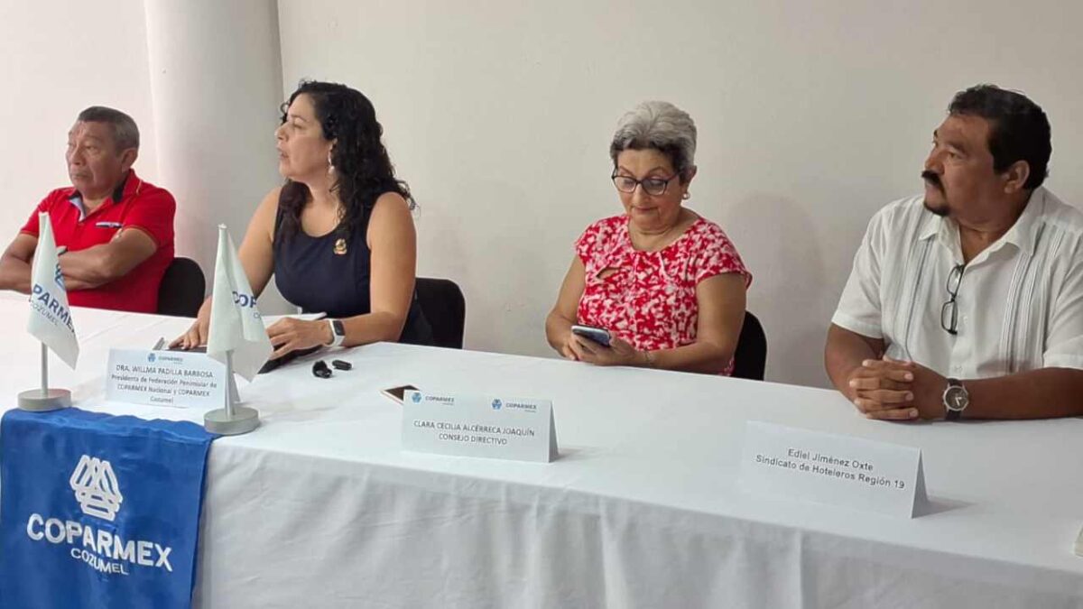 Últimas noticias. Conferencia de prensa de representantes sindicales y de la Coparmex.