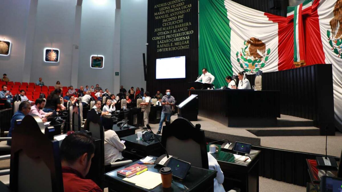Sesión de diputados en Quintana Roo.