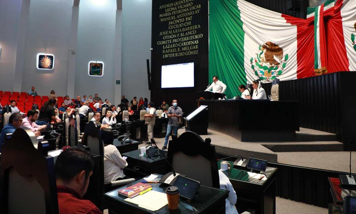 Sesión de diputados en Quintana Roo.