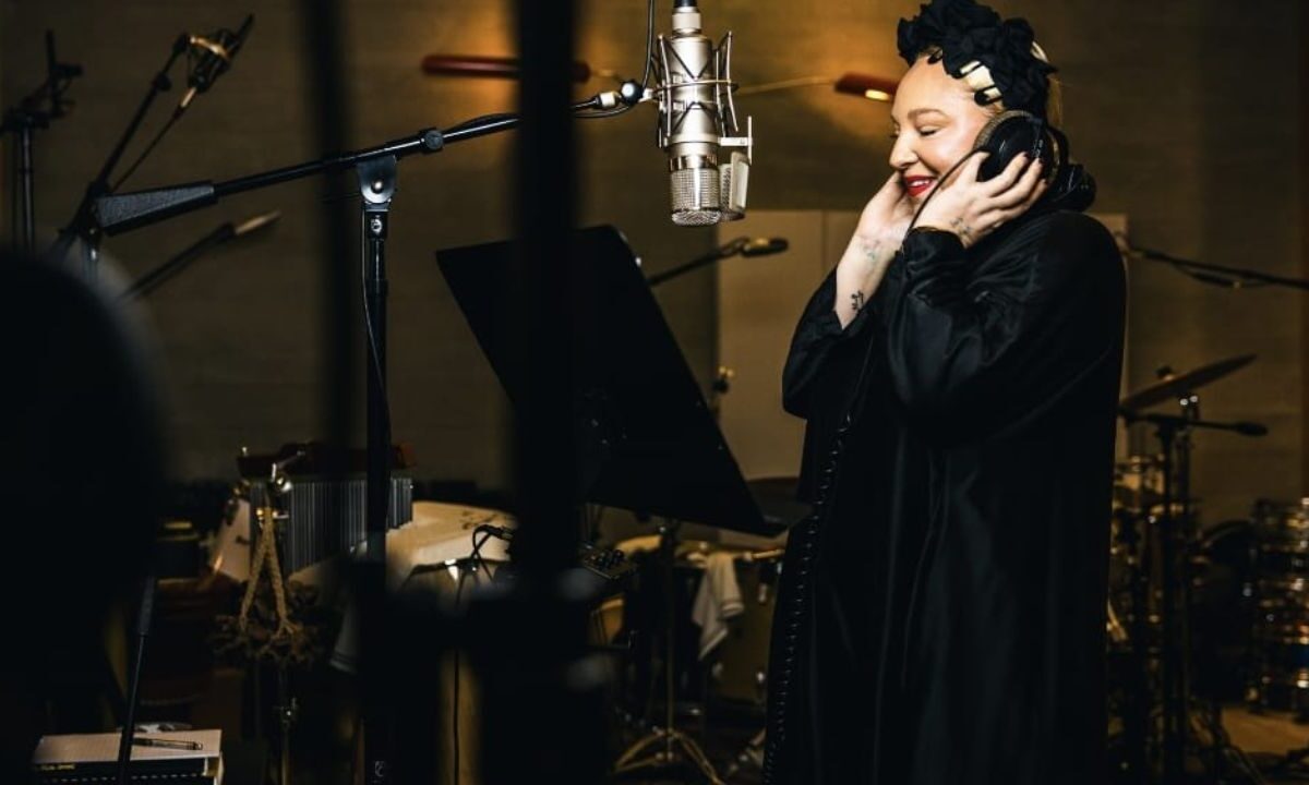 Sia, la icónica cantante pop nominada al Grammy.