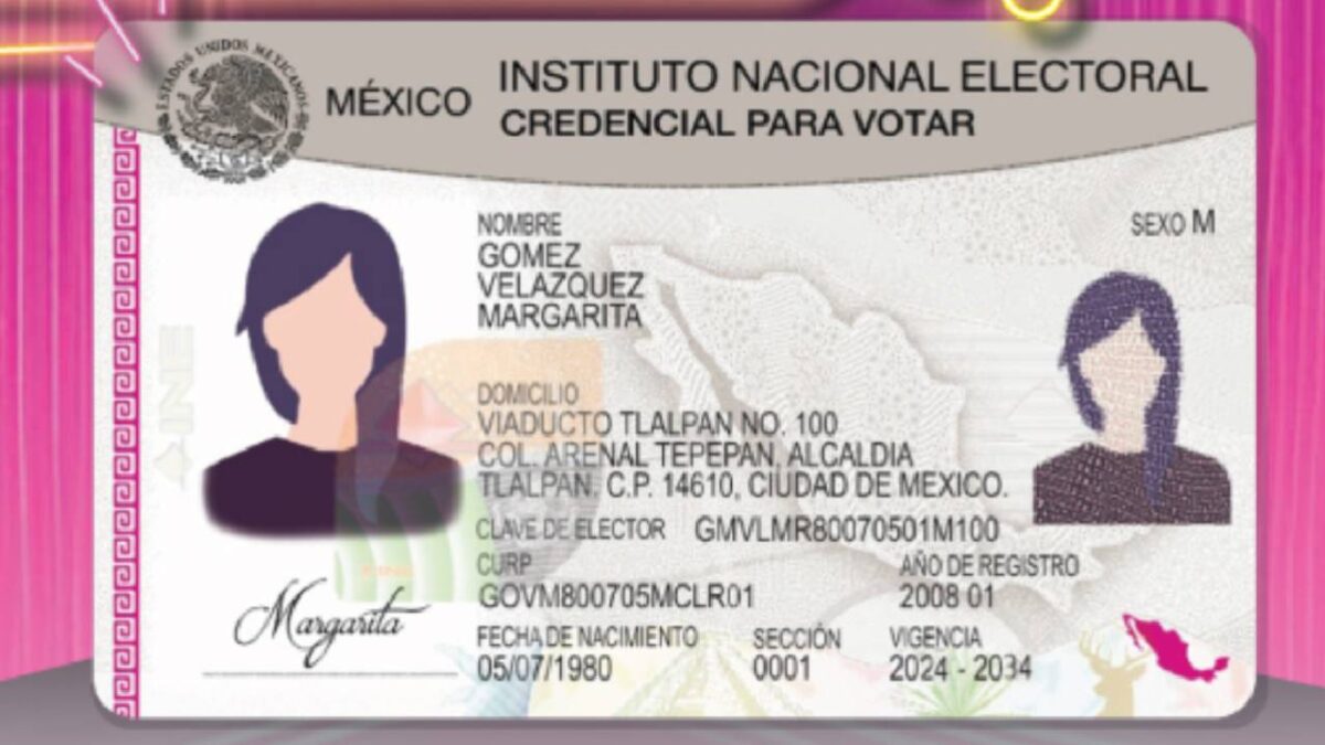 Credencial del INE.