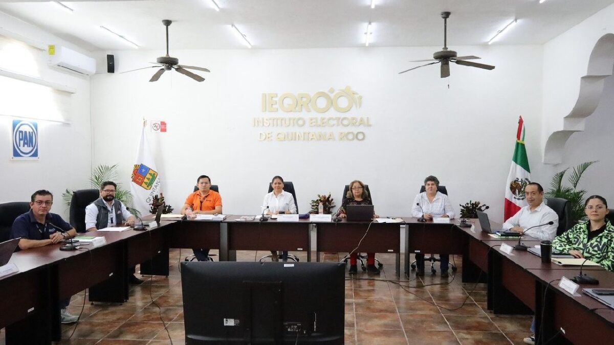 Integrantes del Consejo General del Ieqroo.