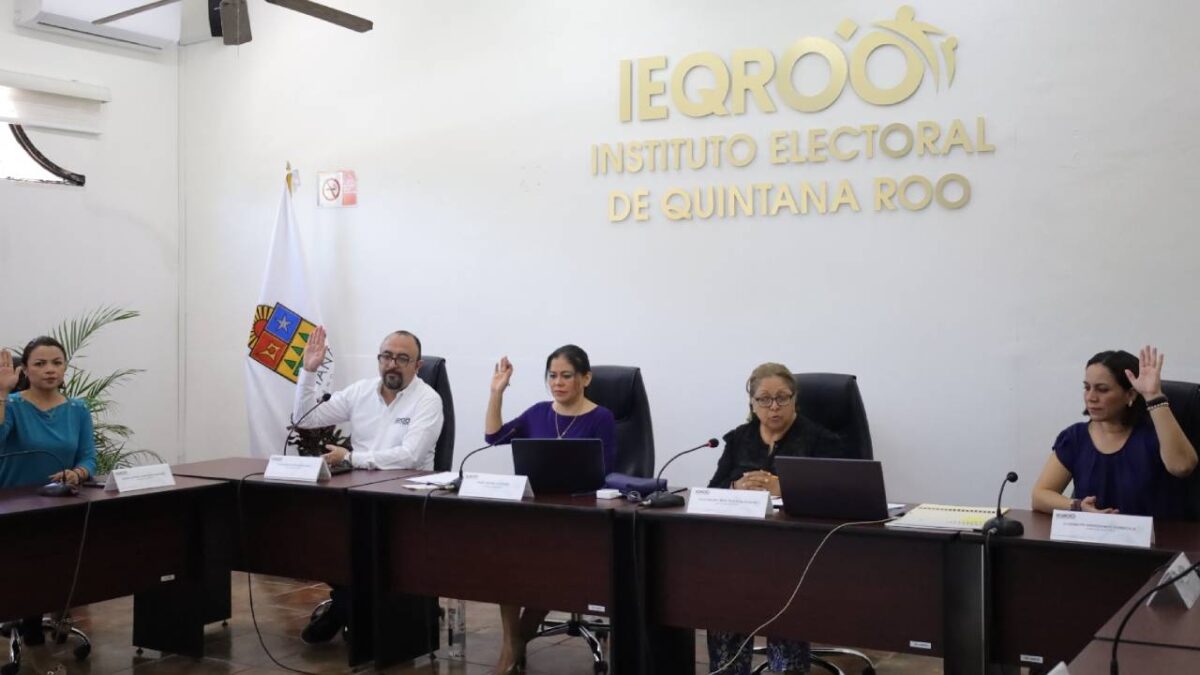 Sesión del Instituto Electoral de Quintana Roo.