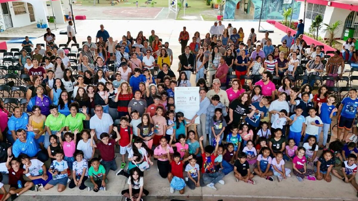 Primera Escuela Pública de Iniciación Artística, en Cancún.