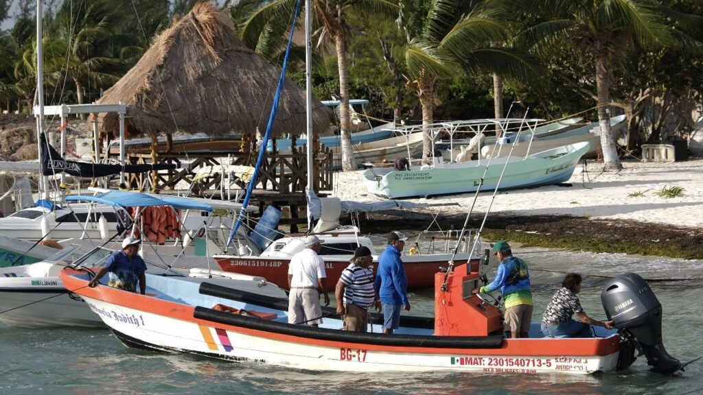 Mara Lezama destaca el apoyo a los hombres y mujeres de mar.
