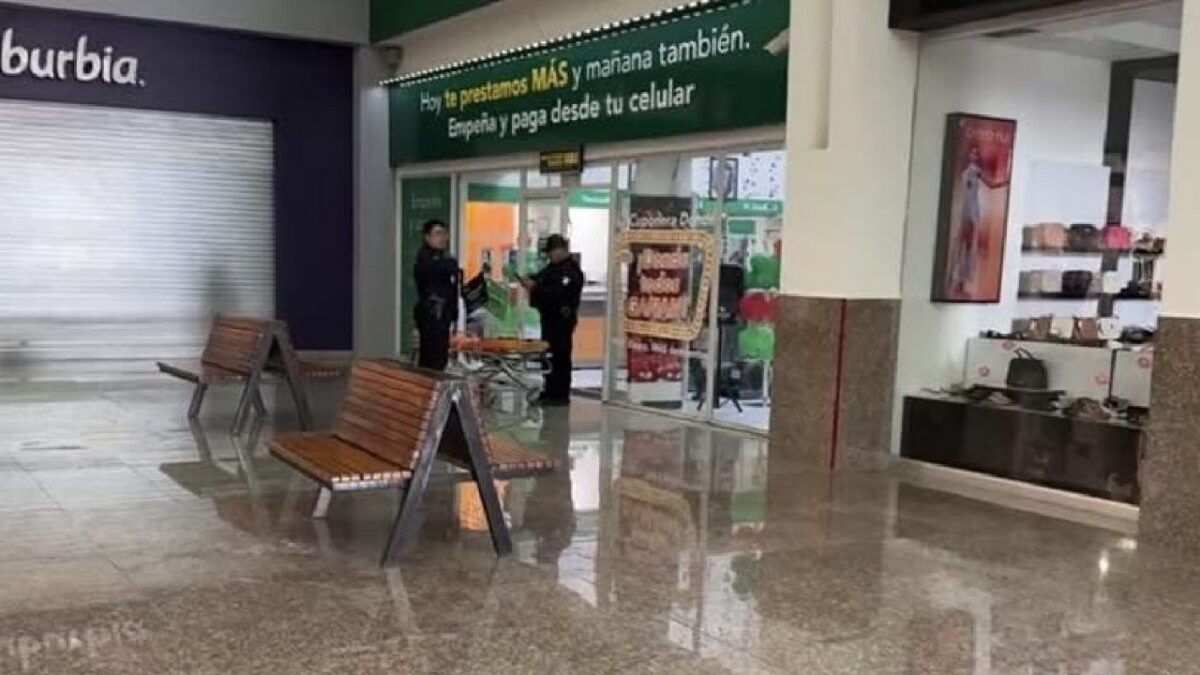 Pánico en Plaza Cancún Mall derivado de un intento de asalto.