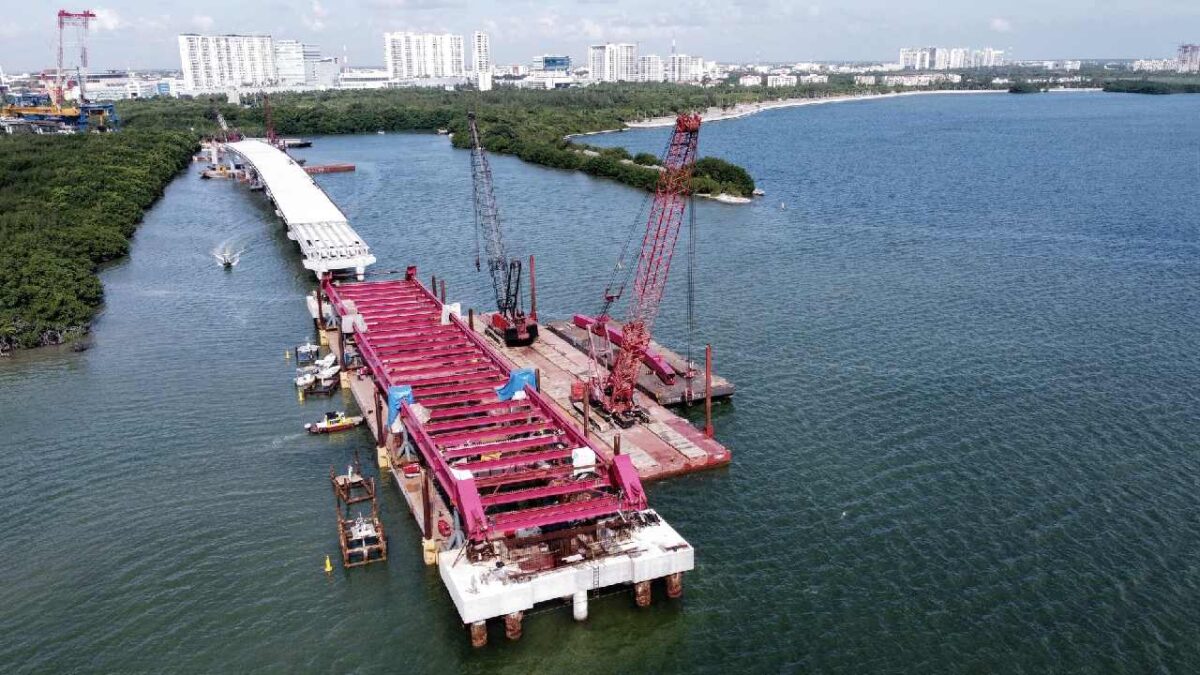 Últimas noticias. Avance de obras del Puente Nichupté.