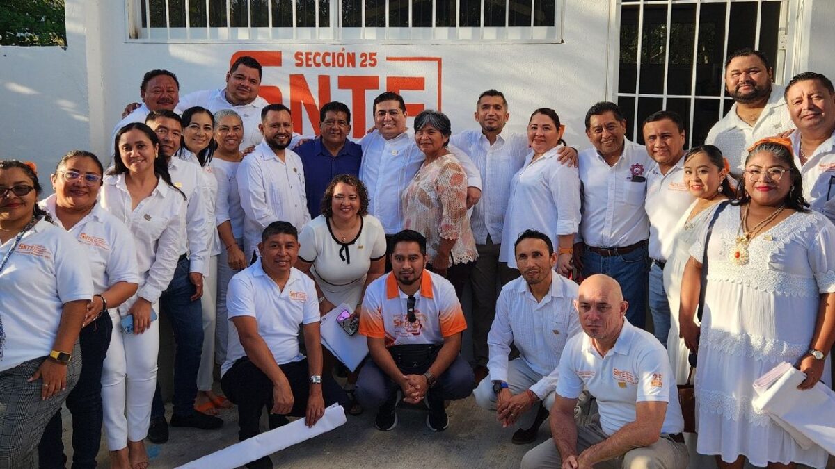 Integrantes del SNTE, sección 25.