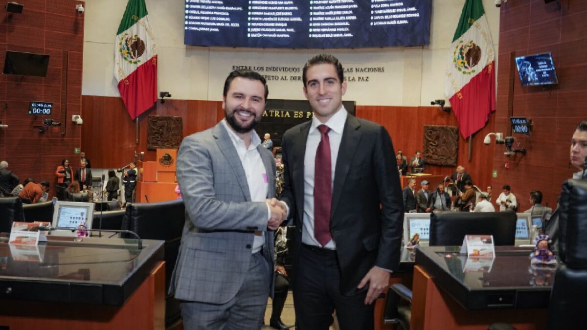 El diputado local Eric Arcila Arjona y el senador Eugenio Segura.