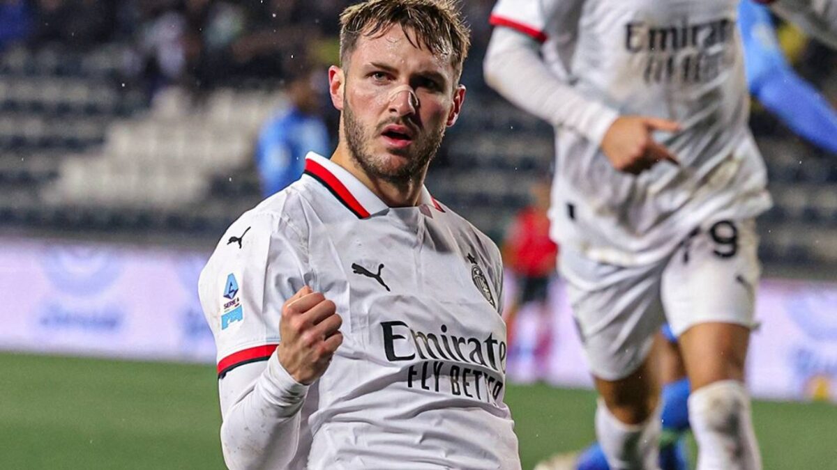 El delantero mexicano Santiago Giménez.