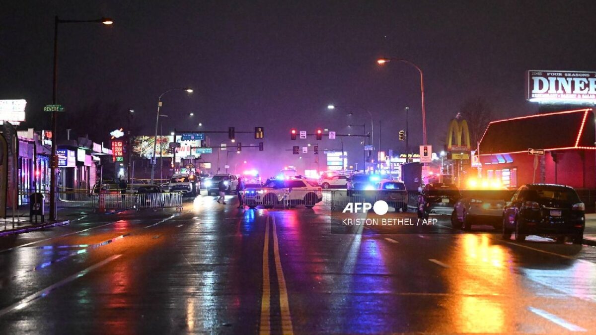 Cuerpos de emergencia arribaron a la zona del accidente.