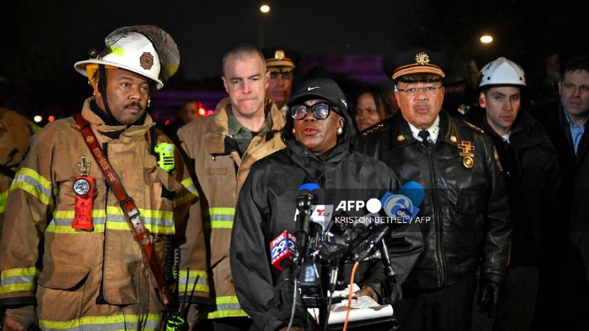 Autoridades informan sobre el accidente del avión médico.