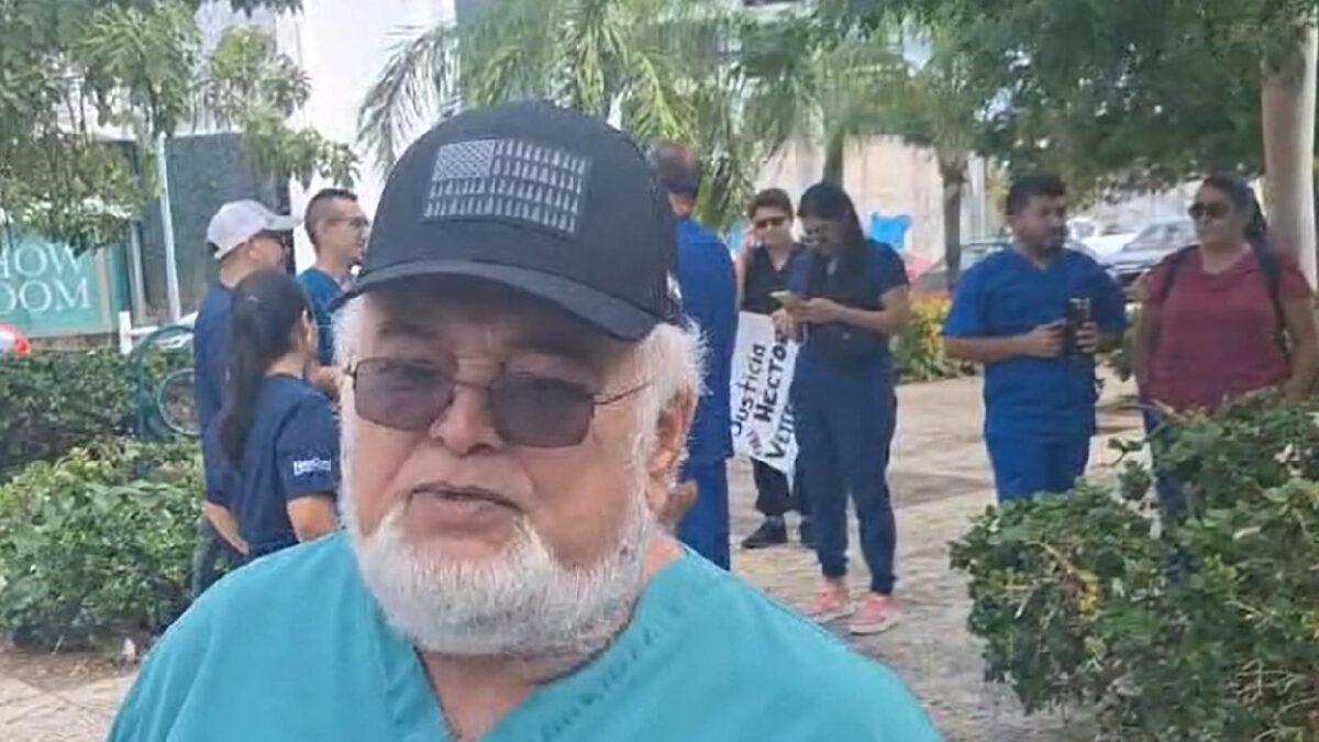 Veterinarios de Quintana Roo protestan en Cancún.