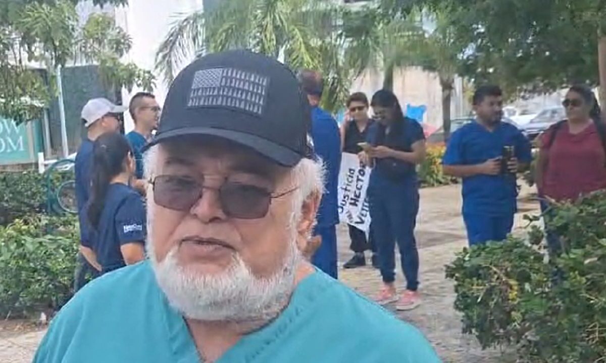 Veterinarios de Quintana Roo protestan en Cancún.