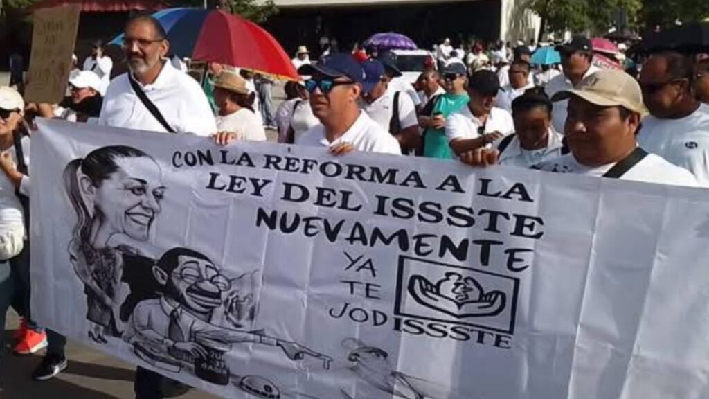 Marcha de maestros en Chetumal.