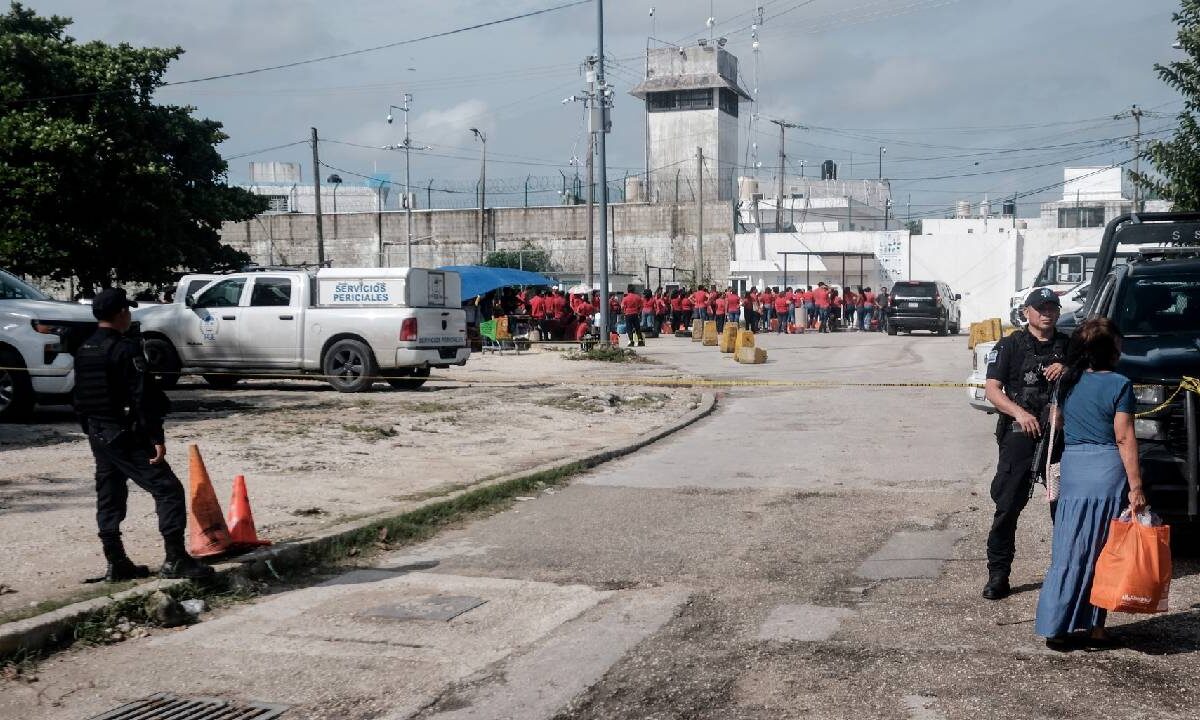 Indagan fuga de reos en cárcel de Cancún.