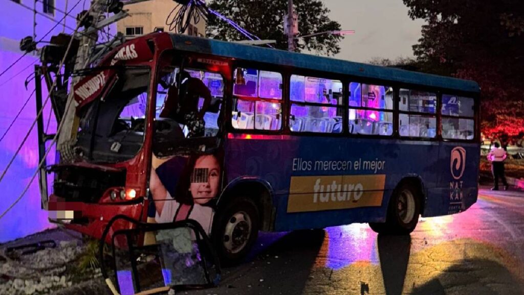 El accidente ocurrió la mañana de hoy en Cancún.
