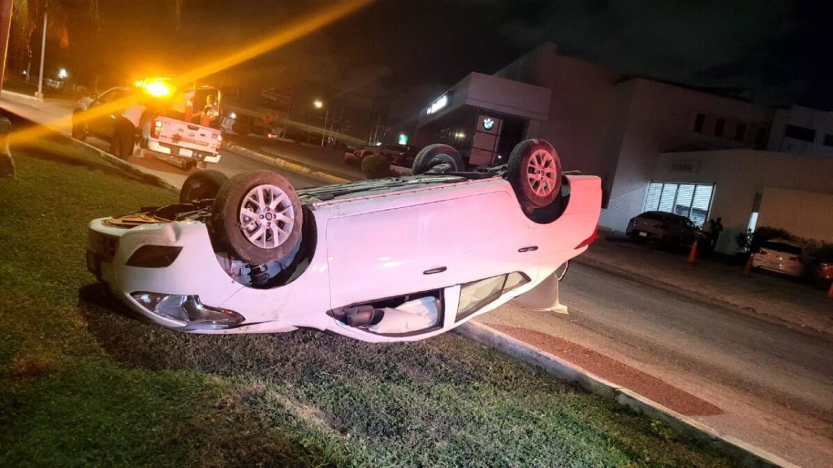 El aparatoso accidente no dejó lesionados.