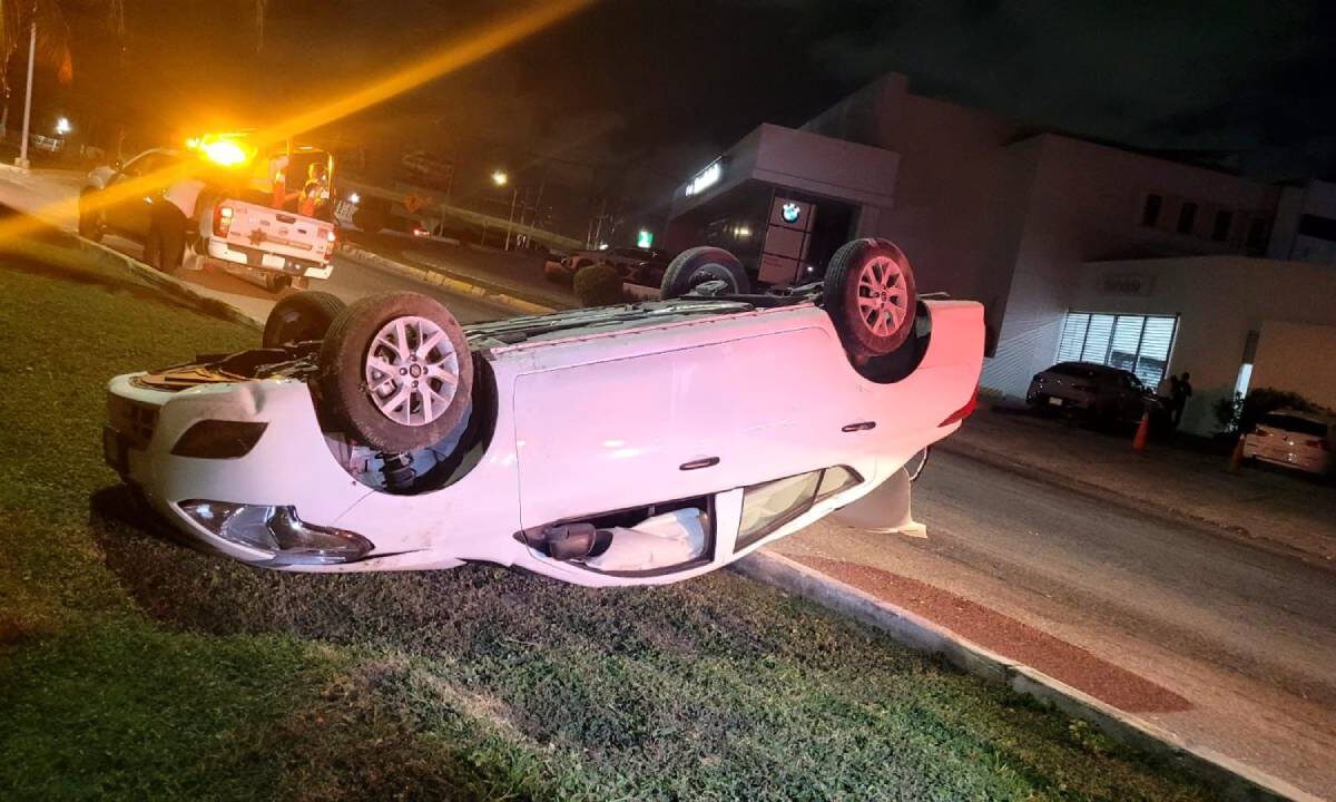 El aparatoso accidente no dejó lesionados.