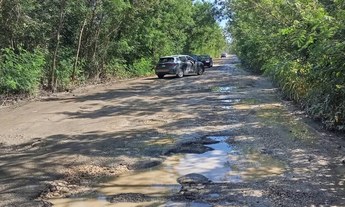 Tramo carretero de Kantunilkín, en mal estado.